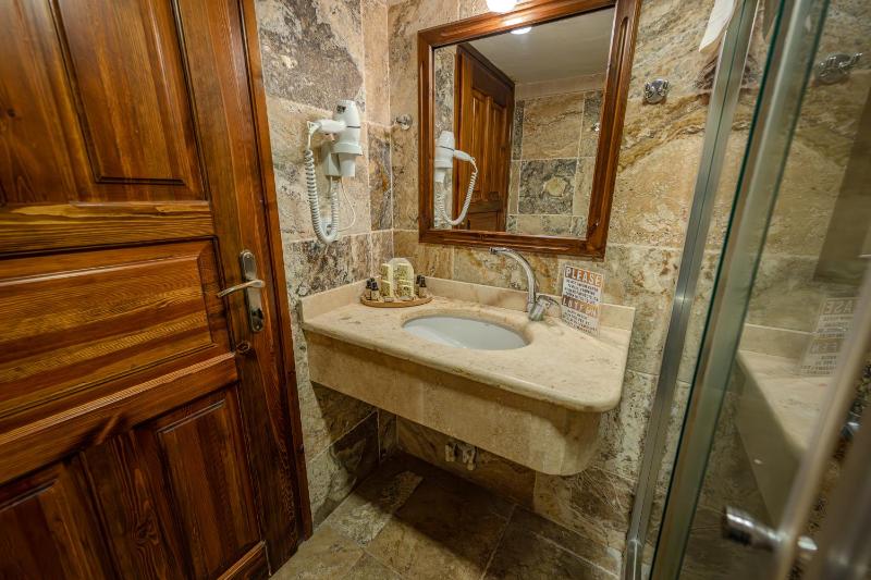 Deluxe Stone Double Room 103 image 2