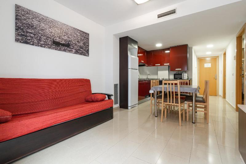 Two-Bedroom Apartment with Balcony (4-6 Adults) image 4