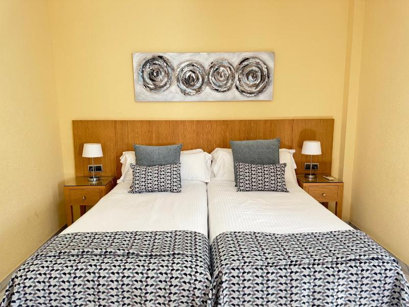 Classic One-Bedroom Apartment with Partial Sea View and Terrace image 3