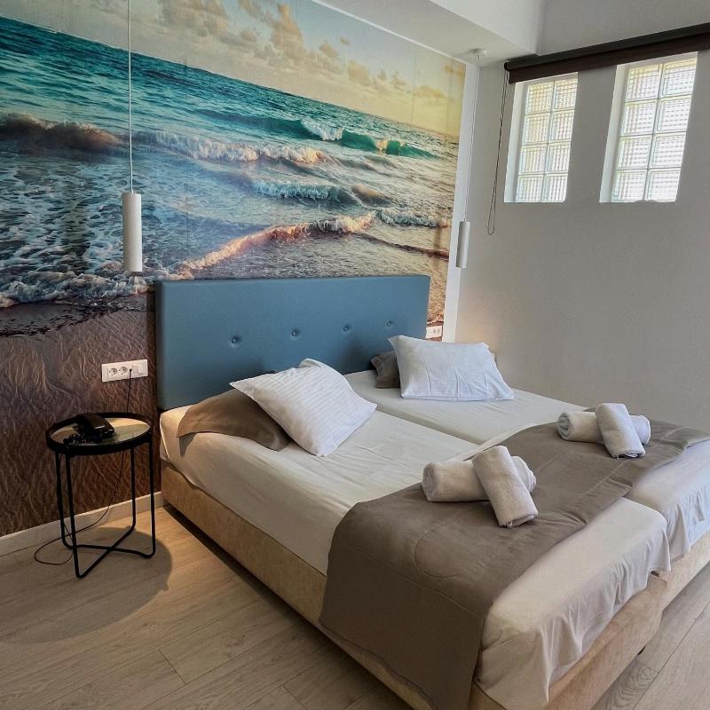 Studio with Sea View image 1