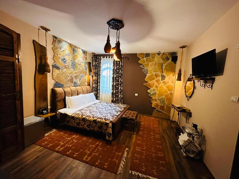 Superior Quadruple Room image 3