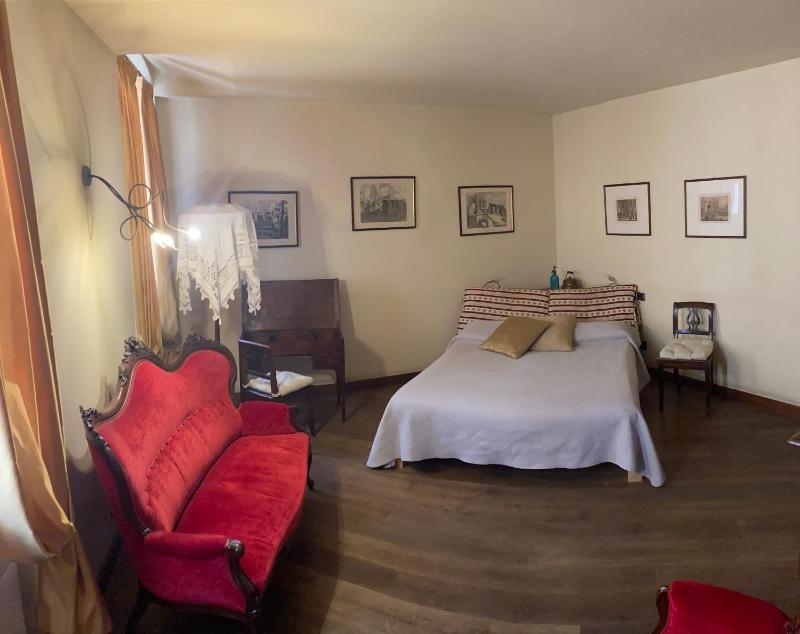 Double Room image 4