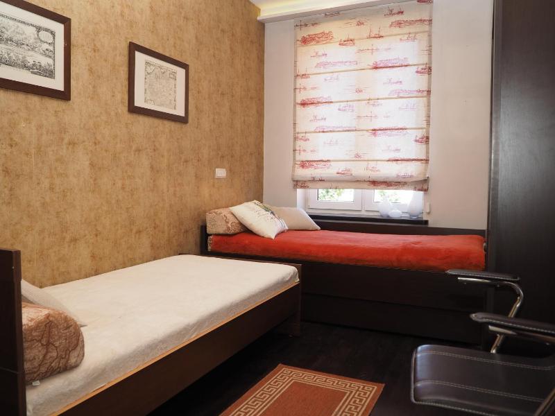 Two-Bedroom Apartment - ul. Szeroka 64 image 4