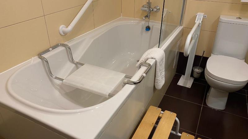 Double or Twin Room - Disability Access image 2