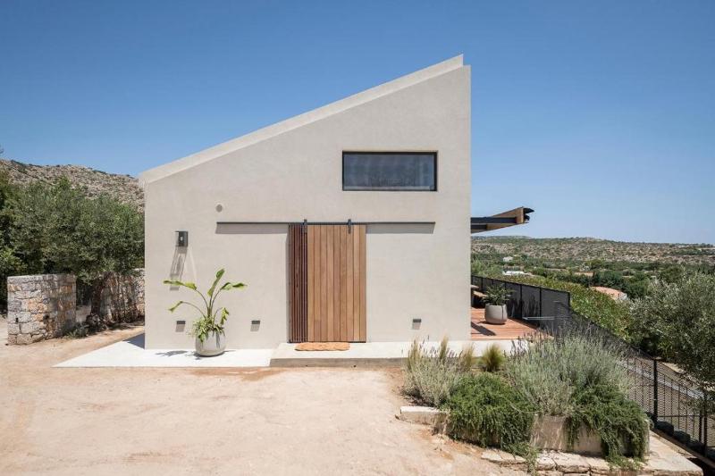 Villa with Sea View image 4