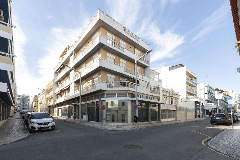 Garret - Faro Apartment by HD - image 9