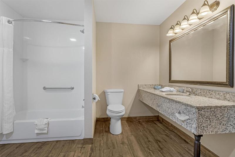 Oversized King Room image 2