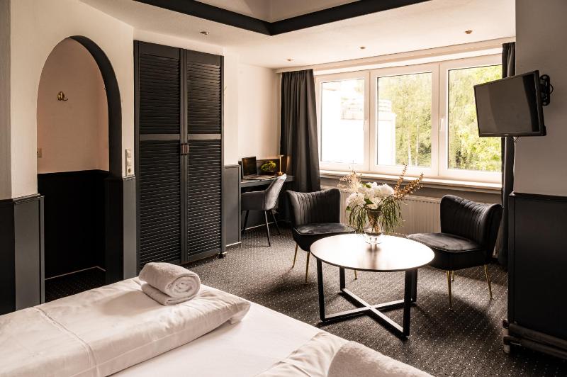 Double Room image 2