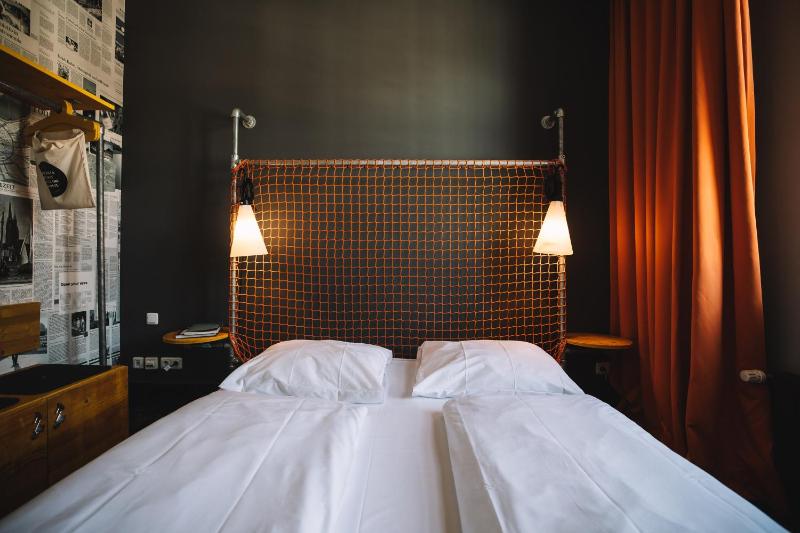 Double Room image 3
