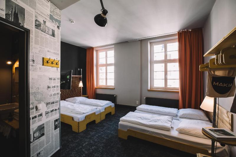 Quadruple Room image 4