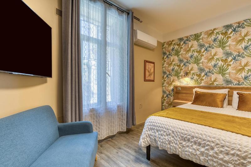 Deluxe Room image 4