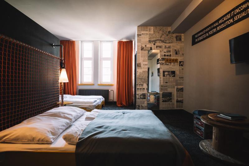 5-Bed Room image 4