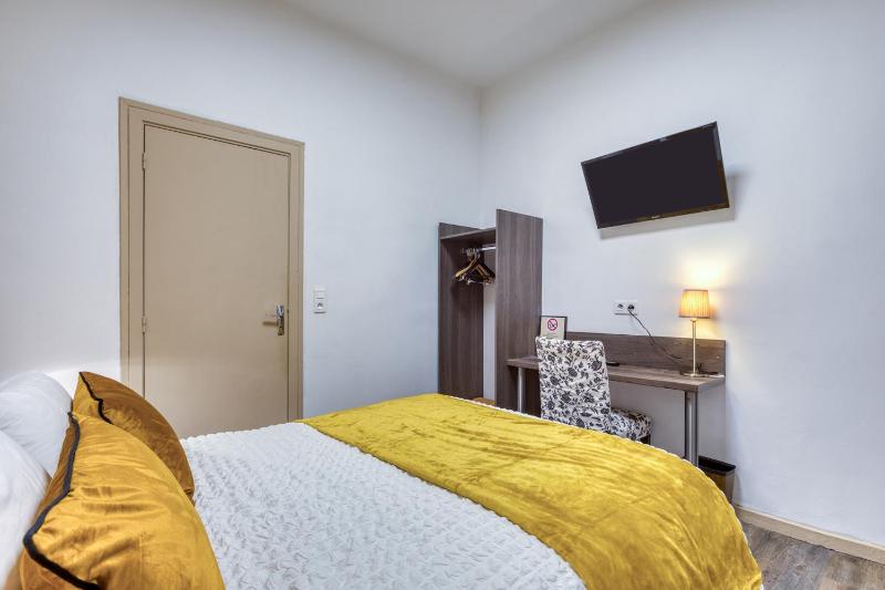 Economy Double Room image 3