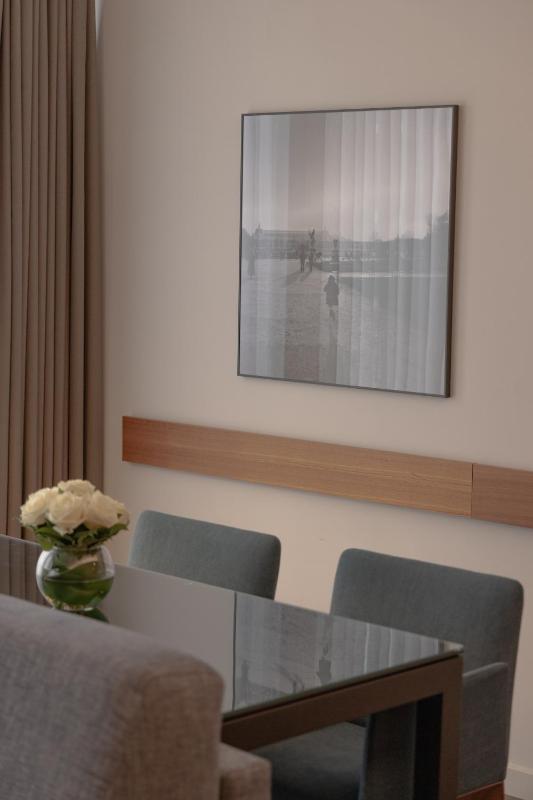 Deluxe Suite image 3