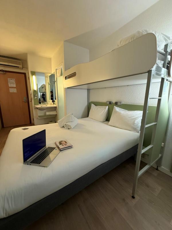ibis budget Leeds Centre Crown Point Road - image 16