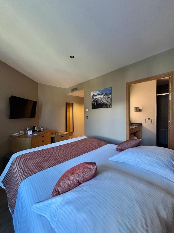 Standard Double Room image 1