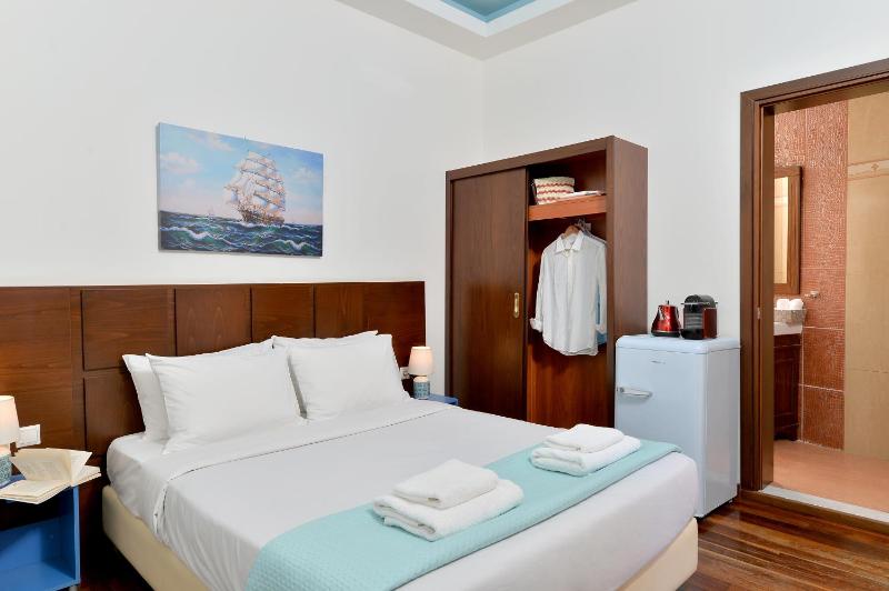Double Room with Balcony - No Sea View image 1