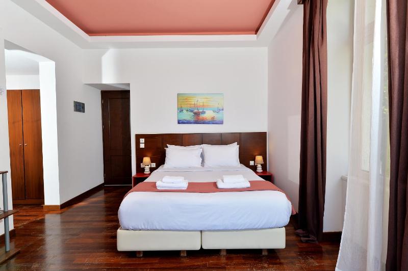 Deluxe Double Room with Balcony and Sea View image 1