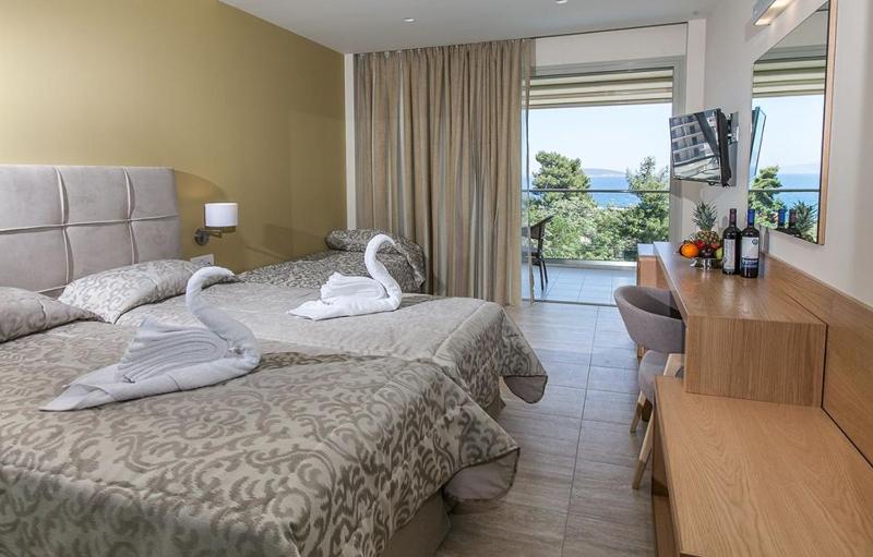 Junior Suite with Sea View image 3