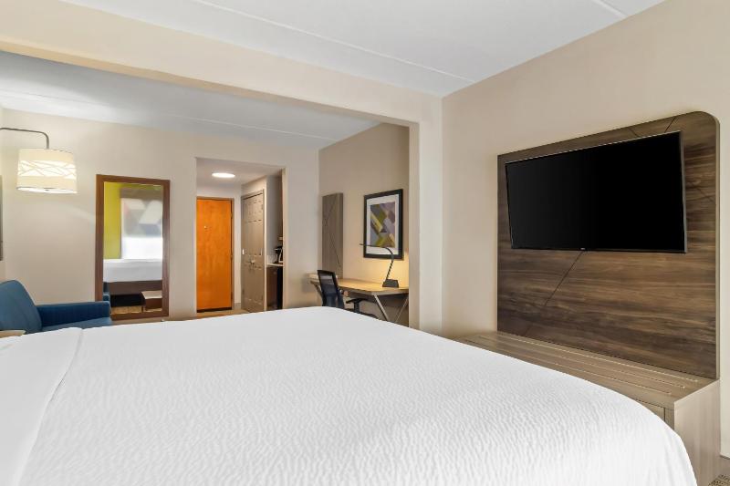 Standard Room image 4