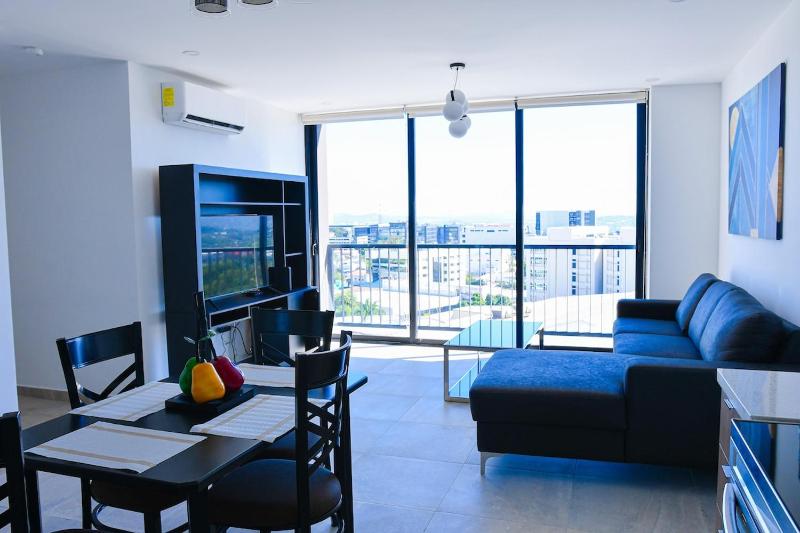 Modern Apartment in Downtown. A/C+ Wifi! - image 12