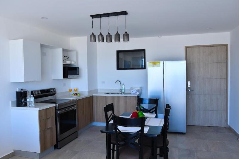 Modern Apartment in Downtown. A/C+ Wifi! - image 3