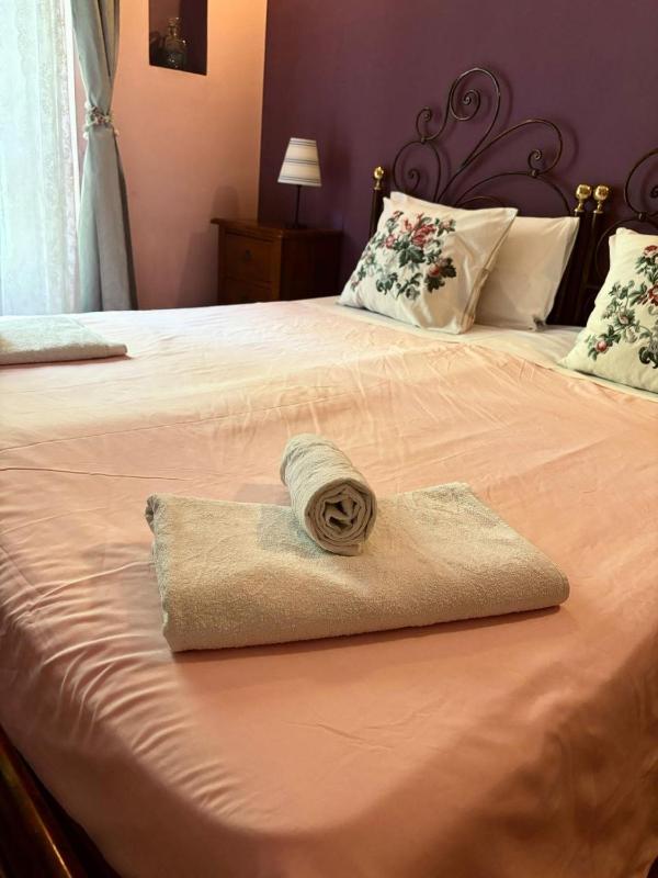 Double Room with Private External Bathroom image 3