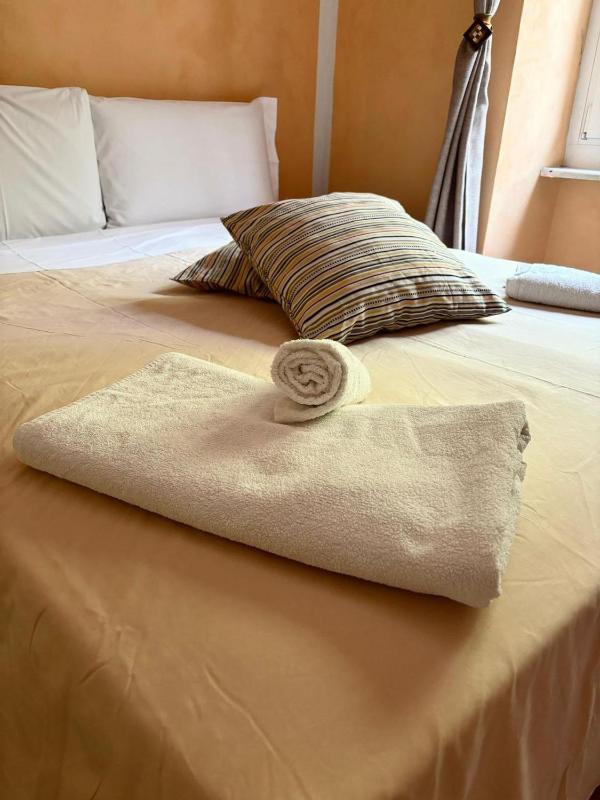 Triple Room with Private Bathroom image 4