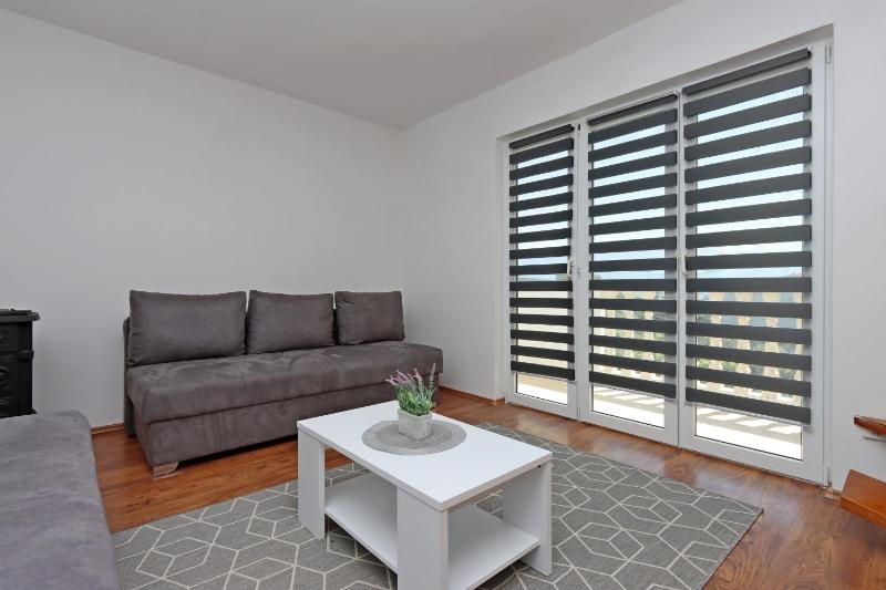 One-Bedroom Apartment with Terrace and Sea View image 1