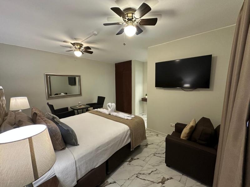 Solis Dies Hotel - image 9
