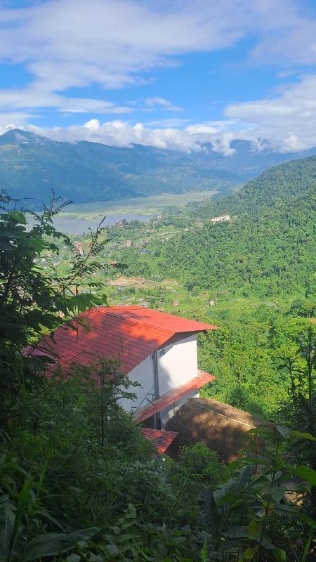 Kailash villa cave cabin lake front - image 9