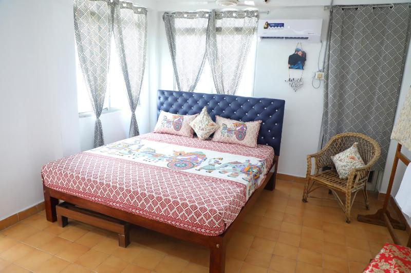 Eva Bliss-French Stay  2mins Walk To Rock Beach - image 9