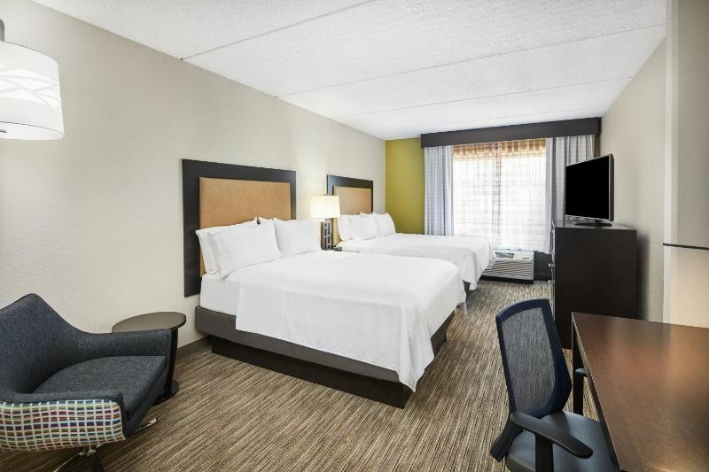Standard Room with Two Queen Beds image 2