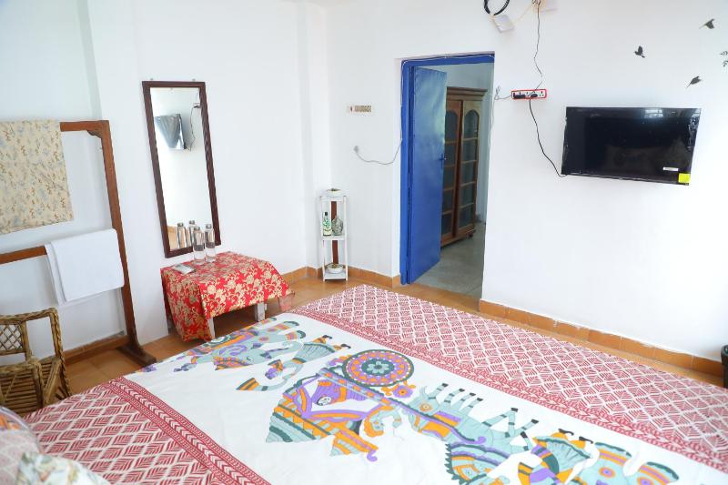 Eva Bliss-French Stay  2mins Walk To Rock Beach - image 11