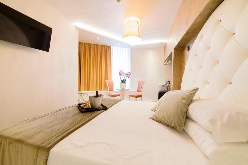 Deluxe Junior Suite image 3