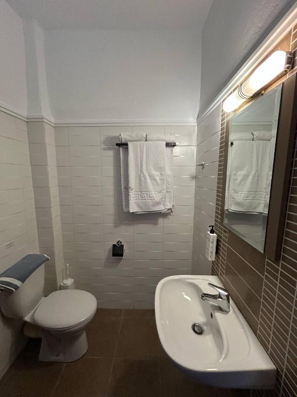 Budget Triple Room image 3