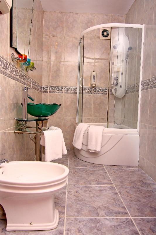 Superior Apartment image 2