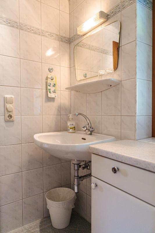 Double Room with Balcony image 4