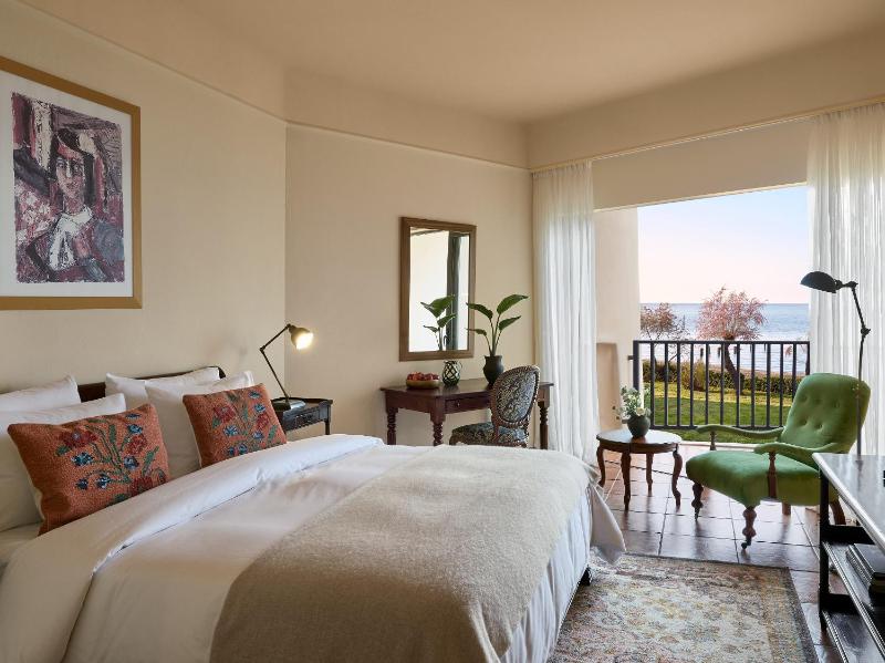 Egnatia Deluxe Guestroom with Private Balcony image 1