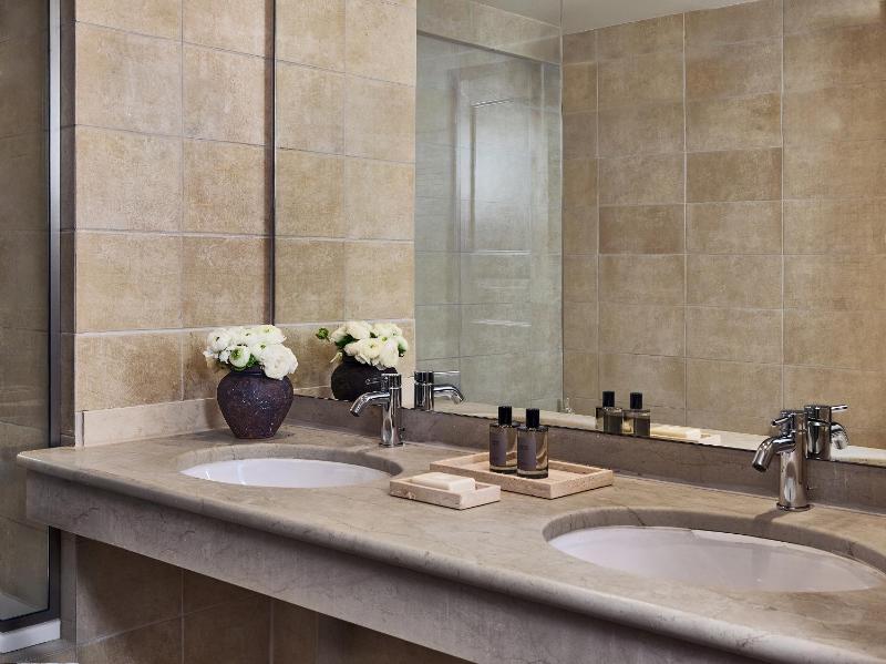 Executive Suite image 2
