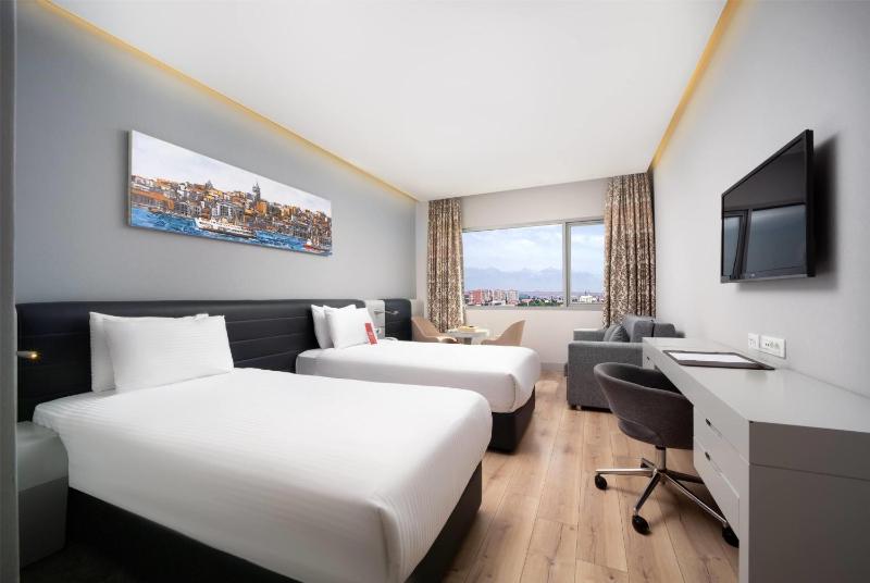 Deluxe Room with Two Twin Beds - Sea View image 1