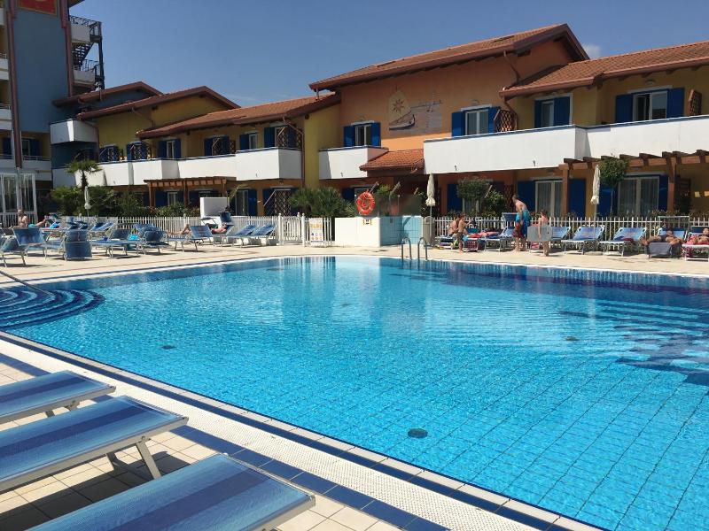 Villaggio Hemingway - Family Aparthotel - image 15