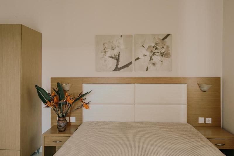 1 Studio (3 Adults) image 2
