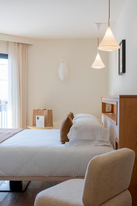 Classic Double or Twin Room with Pool View image 2