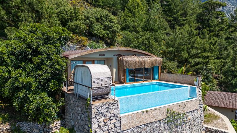 Capella Suite image 1