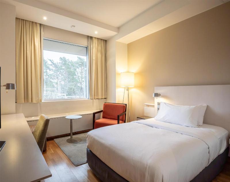 Single Room image 3