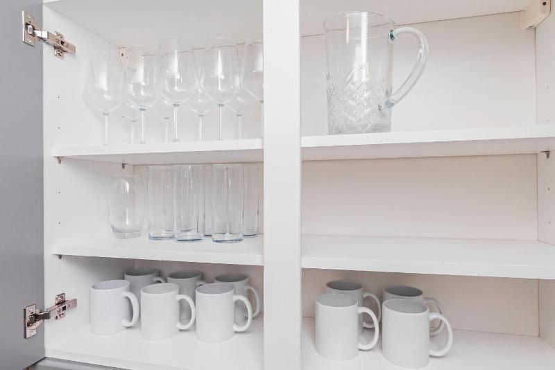 Modern 5-Bed - Sleeps 10-Walk to Centre & Parking! - image 22