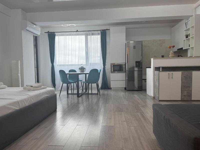 Studio 504 B2 ALMAR LUXURY RESIDENCE-Renting Apartments & Free Pool - image 1