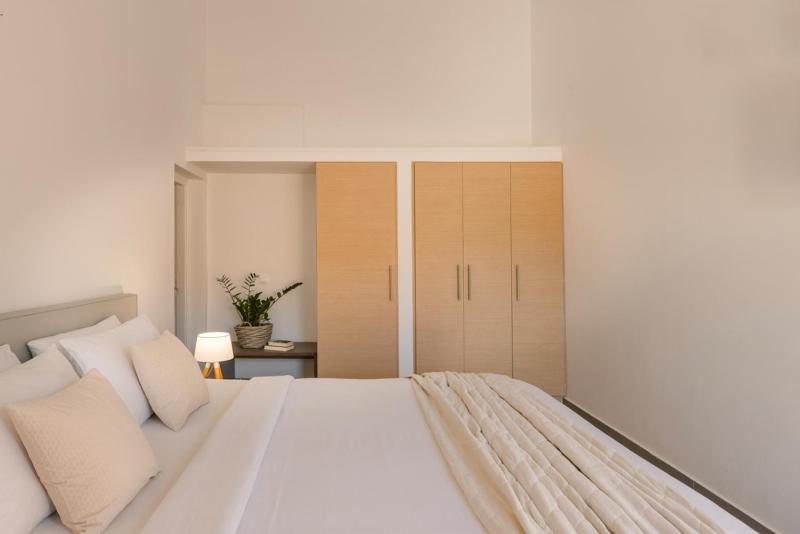 Single Room with Garden View image 3