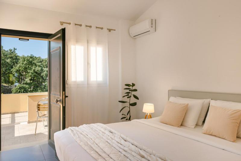 Single Room with Garden View image 2